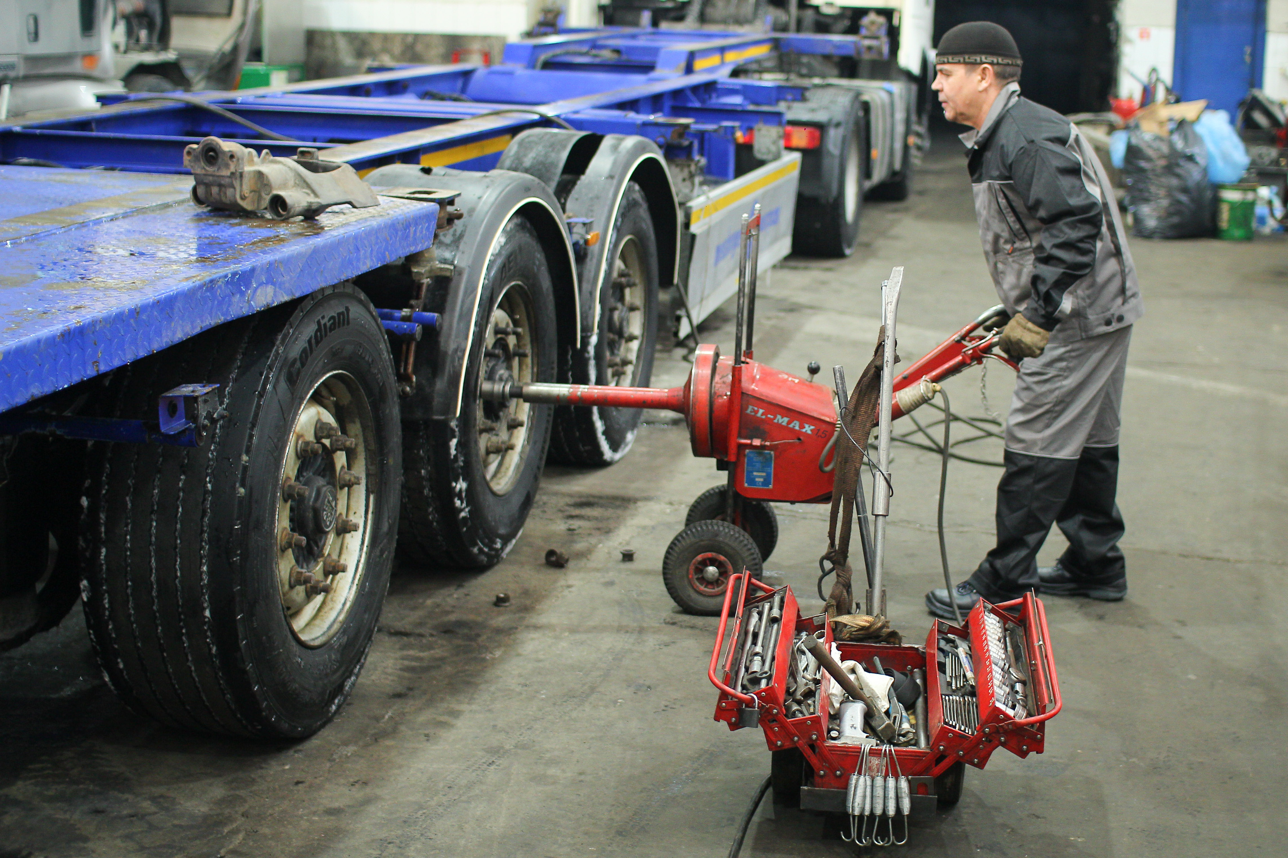 Кадр ремонта техники